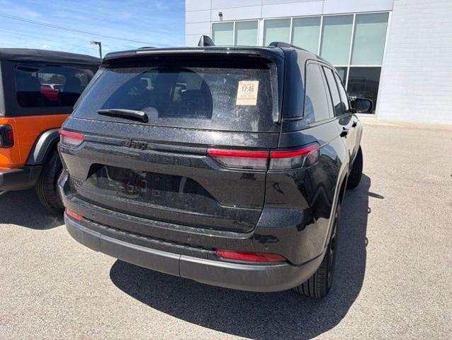 2025 Jeep Grand Cherokee Altitude 4x4