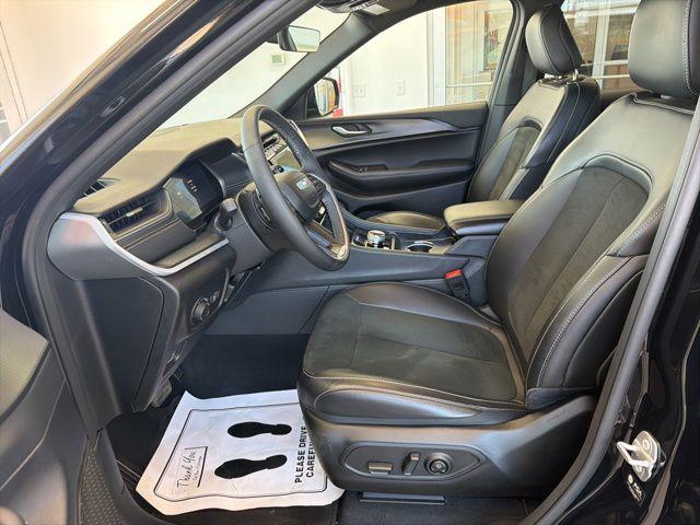 2025 Jeep Grand Cherokee Altitude 4x4