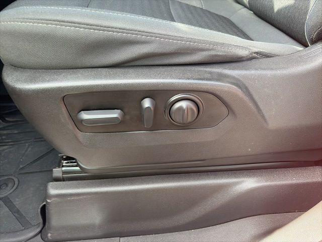 2022 Chevrolet Silverado 1500 4WD Crew Cab Short Bed LT