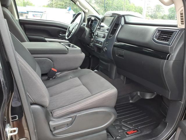 2023 Nissan Titan Crew Cab SV 4x4