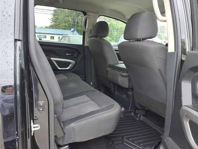 2023 Nissan Titan Crew Cab SV 4x4