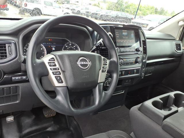 2023 Nissan Titan Crew Cab SV 4x4