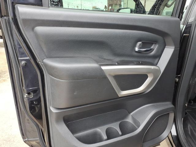 2023 Nissan Titan Crew Cab SV 4x4