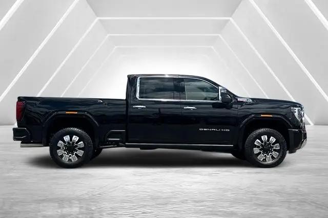 2026 GMC Sierra 2500HD Crew Cab, Standard Bed, Denali, 4WD
