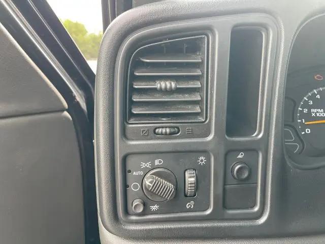 2003 Chevrolet Silverado 1500 WT