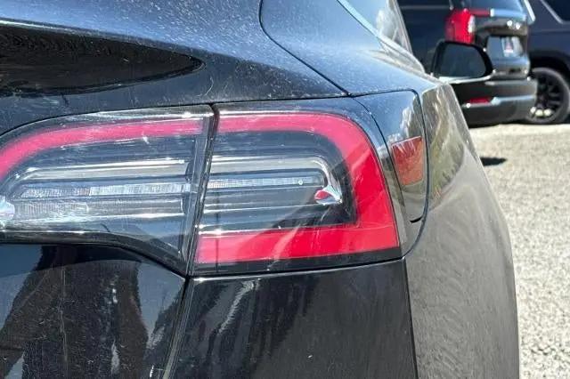 2019 Tesla Model 3 Mid Range