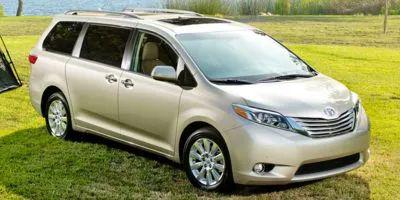 2015 Toyota Sienna LE 7 Passenger for sale in Irvington, NJ