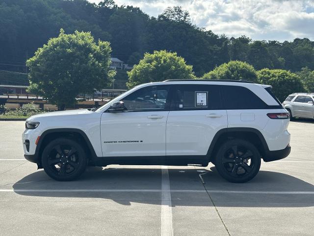 2023 Jeep Grand Cherokee Altitude 4x2