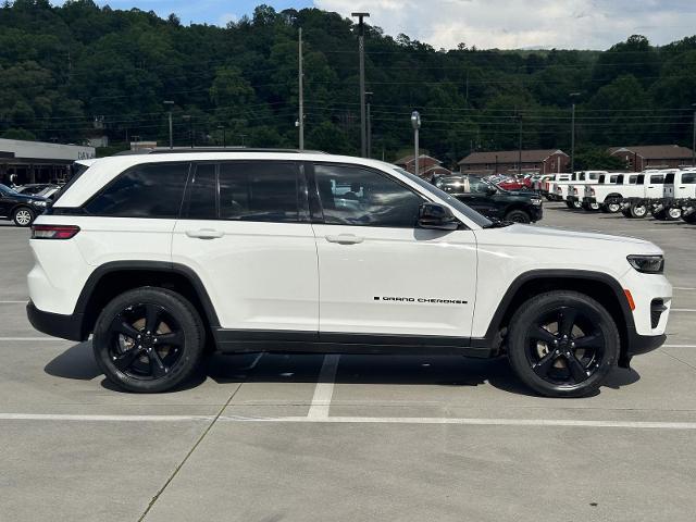 2023 Jeep Grand Cherokee Altitude 4x2