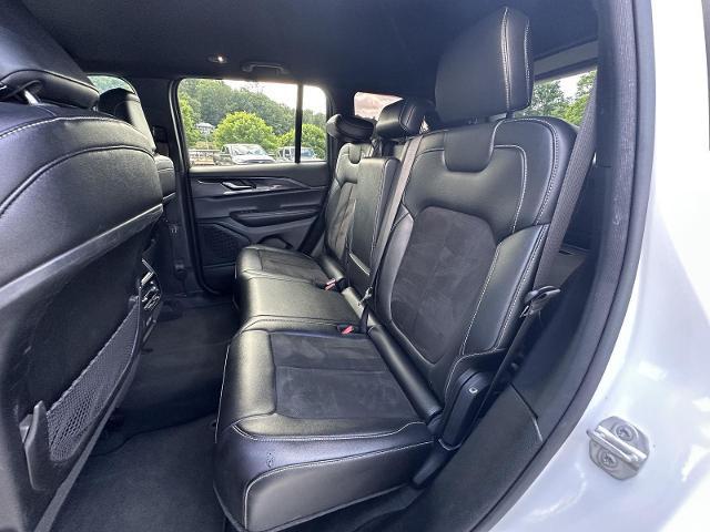 2023 Jeep Grand Cherokee Altitude 4x2