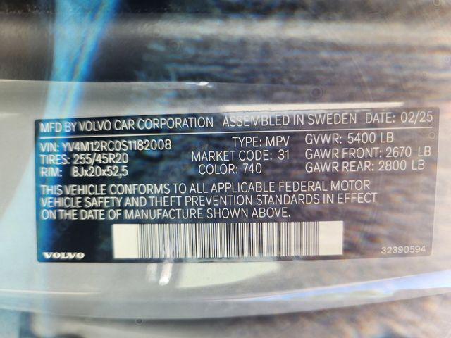 2025 Volvo XC60 B5 Plus