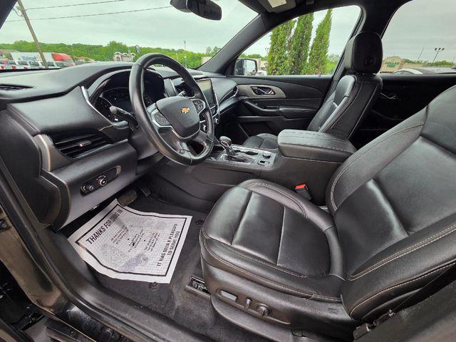 2023 Chevrolet Traverse AWD LT Leather