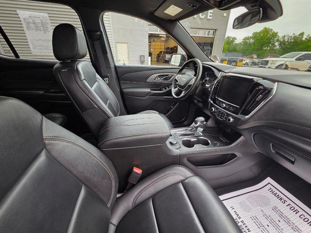 2023 Chevrolet Traverse AWD LT Leather
