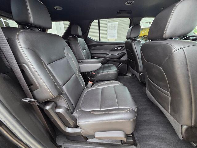 2023 Chevrolet Traverse AWD LT Leather