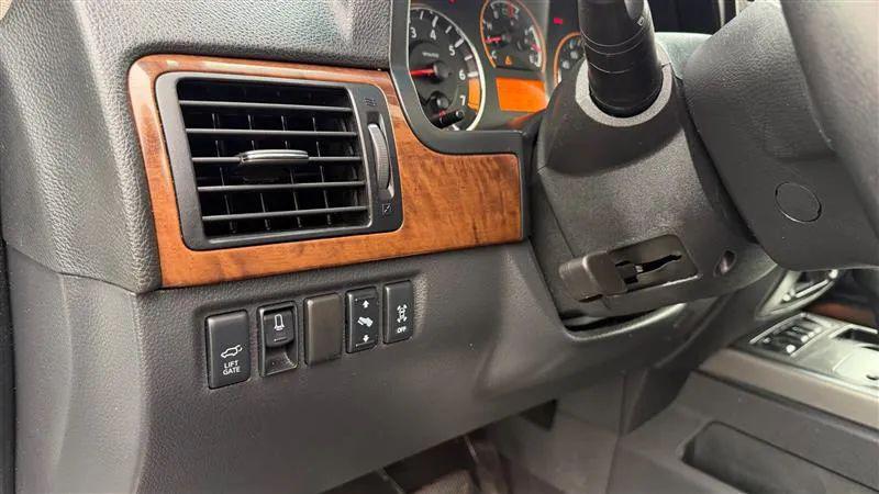 2015 Nissan Armada Platinum