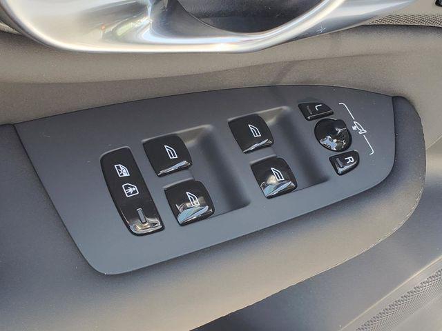 2026 Volvo XC90 Plug-In Hybrid Ultra Dark Theme, T8 AWD, Electric/Gasoline, 6 Seats