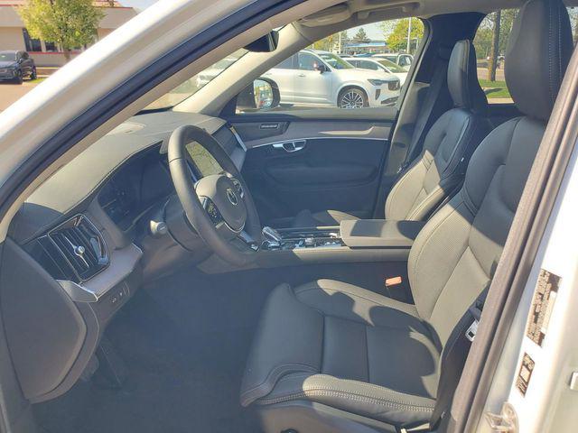2026 Volvo XC90 Plug-In Hybrid Ultra Dark Theme, T8 AWD, Electric/Gasoline, 6 Seats