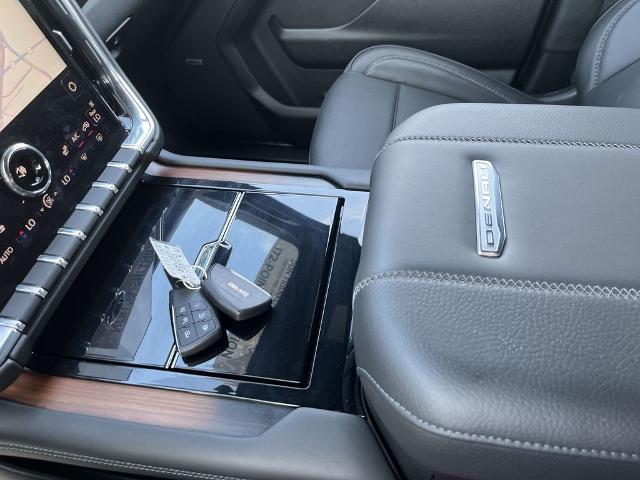 2025 GMC Yukon XL 4WD Denali