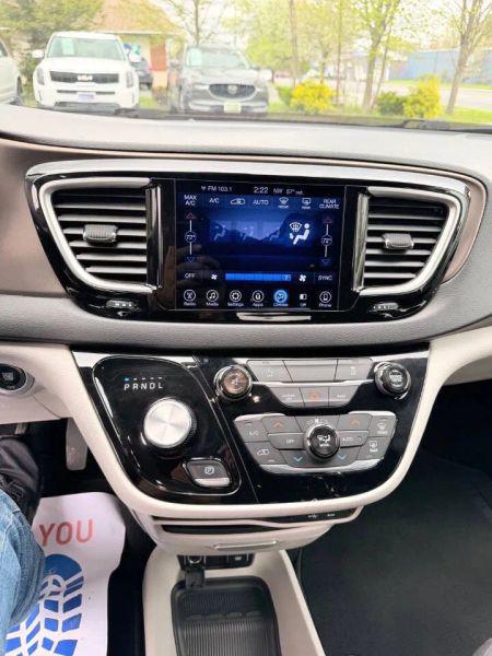 2017 Chrysler Pacifica Touring Plus
