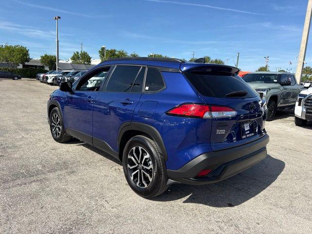 2025 Toyota Corolla Cross Hybrid SE
