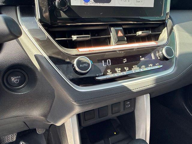 2025 Toyota Corolla Cross Hybrid SE