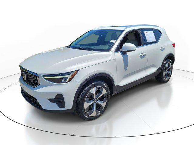 2023 Volvo XC40 B5 Plus Bright Theme