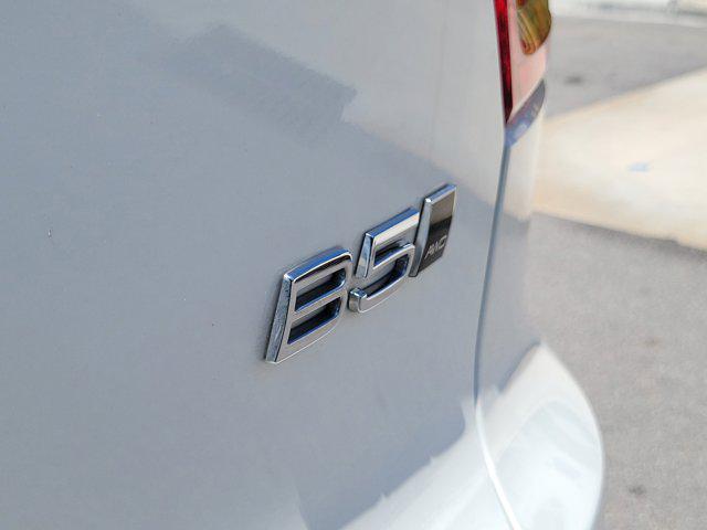 2023 Volvo XC40 B5 Plus Bright Theme