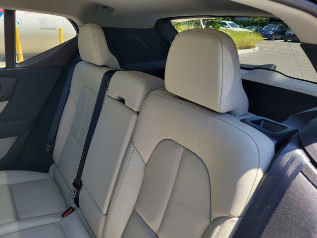 2023 Volvo XC40 B5 Plus Bright Theme
