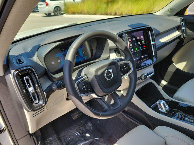 2023 Volvo XC40 B5 Plus Bright Theme
