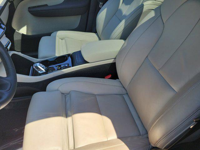2023 Volvo XC40 B5 Plus Bright Theme
