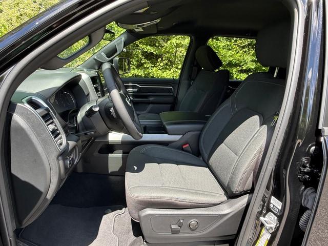 2025 Ram 1500 Big Horn Crew Cab 4x4 5'7" Box
