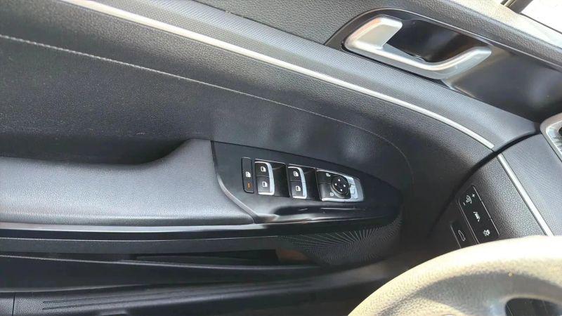 2022 Kia K5 LX