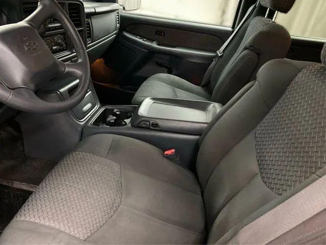 2002 Chevrolet Avalanche Base