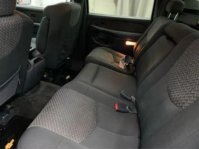 2002 Chevrolet Avalanche Base