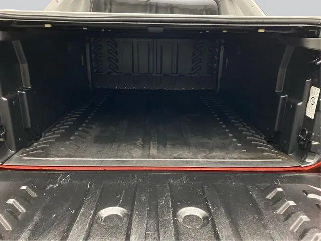 2002 Chevrolet Avalanche Base