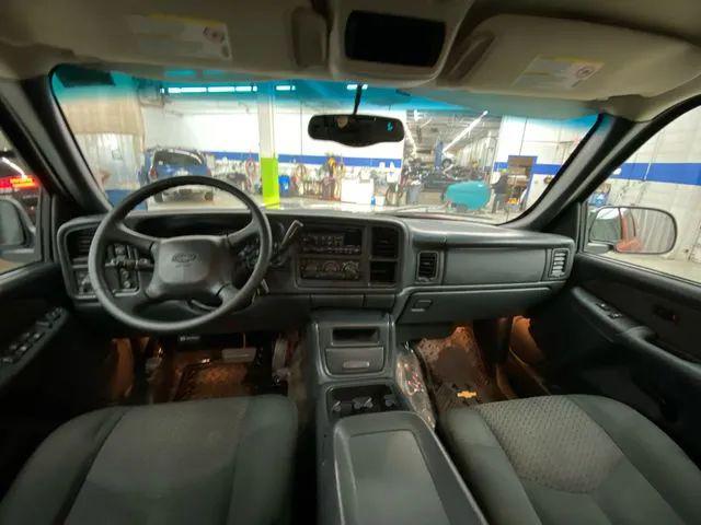 2002 Chevrolet Avalanche Base