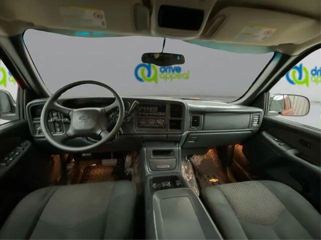 2002 Chevrolet Avalanche Base