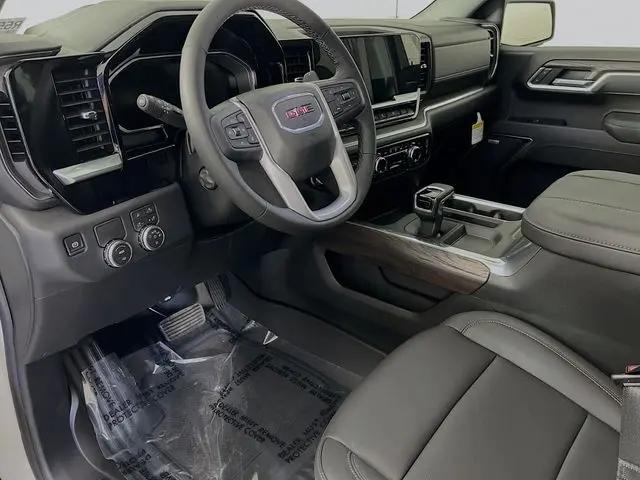 2026 GMC Sierra 1500 Crew Cab, Short Bed, SLT, RWD