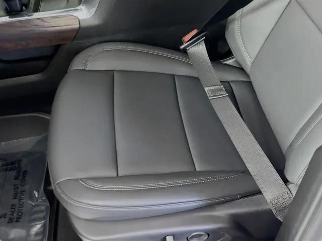 2026 GMC Sierra 1500 Crew Cab, Short Bed, SLT, RWD