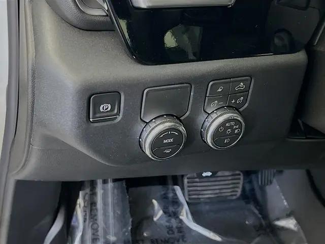 2026 GMC Sierra 1500 Crew Cab, Short Bed, SLT, RWD