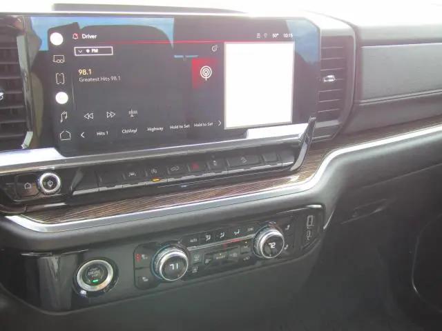 2022 GMC Sierra 1500 4WD Double Cab Standard Box SLE
