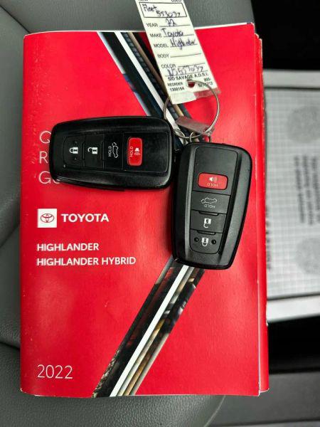 2022 Toyota Highlander Hybrid XLE