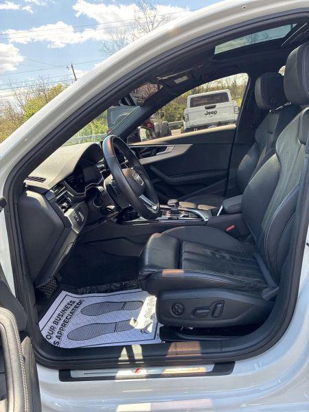 2023 Audi A4 Premium Plus 45 TFSI S line quattro S tronic