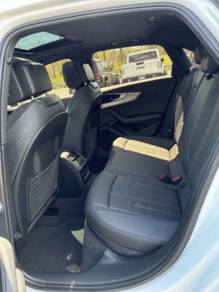 2023 Audi A4 Premium Plus 45 TFSI S line quattro S tronic