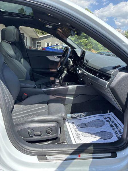 2023 Audi A4 Premium Plus 45 TFSI S line quattro S tronic