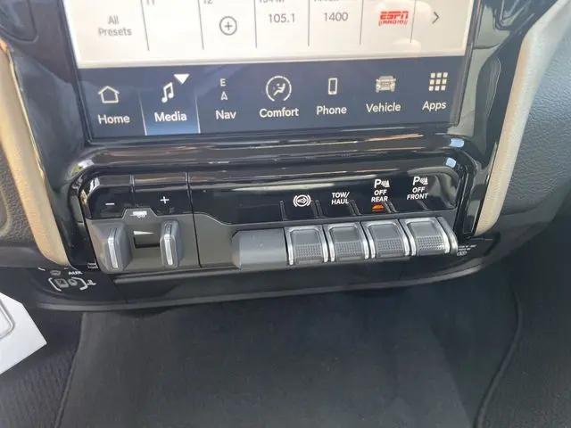 2024 Ram 2500 Laramie Crew Cab 4x4 6'4" Box