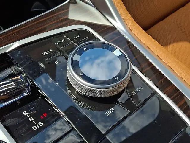 2027 BMW X6 xDrive40i
