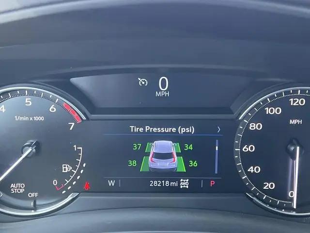 2023 Cadillac XT4 AWD Premium Luxury