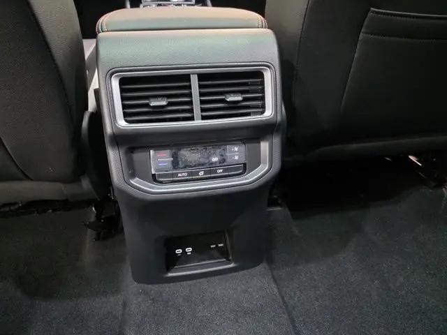 2026 Volkswagen Atlas Peak Edition