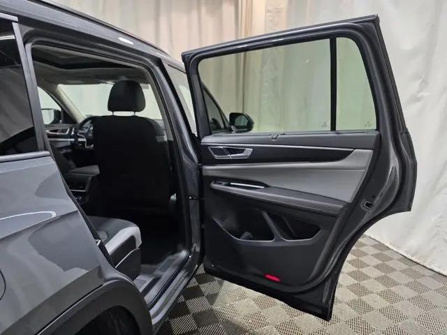 2026 Volkswagen Atlas Peak Edition